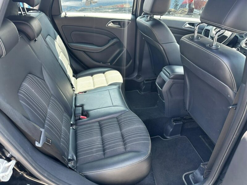 Mercedes B 180 Mercedes B-Klasa 1.6-122KM Bogate wyposażenie 127tkm 2013r W246 (2011-)