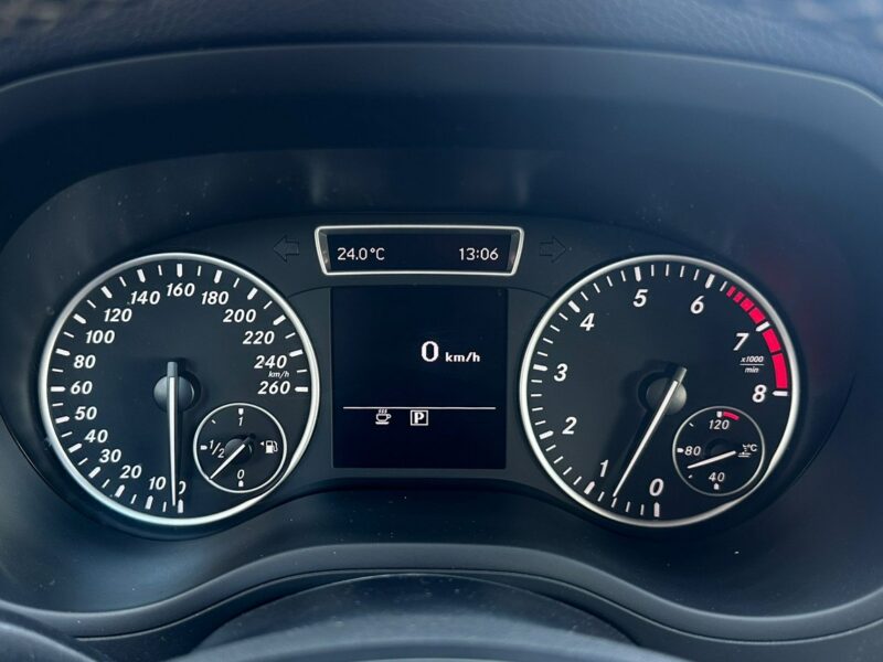 Mercedes B 180 Mercedes B-Klasa 1.6-122KM Bogate wyposażenie 127tkm 2013r W246 (2011-)