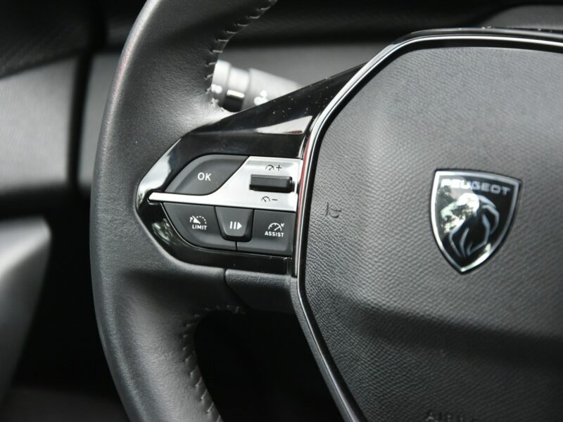 Peugeot 308 1.2PureTech 110KM MANUAL 2022r. Virtual fullLED NAVi 52tkm Rezerwacja P5 (2021-)