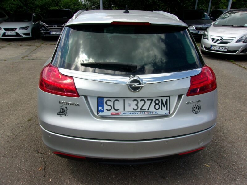 Opel Insignia Klimatronic 2-stref, Ele. bagażnik, Podgrz. fotele + kierownica, PDC A (2008-2017)