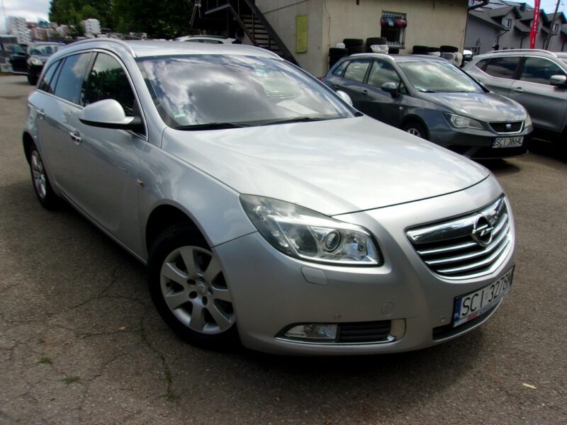 Opel Insignia Klimatronic 2-stref, Ele. bagażnik, Podgrz. fotele + kierownica, PDC A (2008-2017)