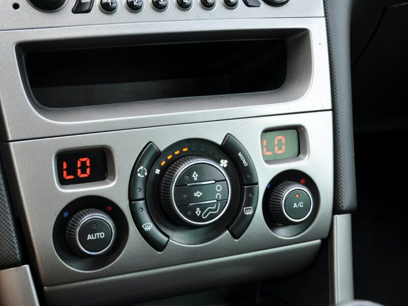 Peugeot 308 SW 1.6HDI(112KM)*Lift*Klimatronik*Panorama*Parktronik*Alu16"ASO Peugeot II (2011-2013)