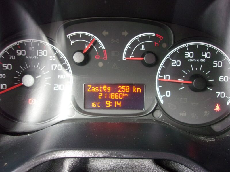 Fiat Doblo Klimatronic, Ele szyby 4x, Ele lusterka, Podgrz. fotele Hak holowniczy II (2009-)