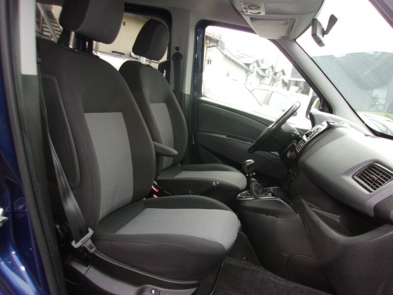 Fiat Doblo Klimatronic, Ele szyby 4x, Ele lusterka, Podgrz. fotele Hak holowniczy II (2009-)
