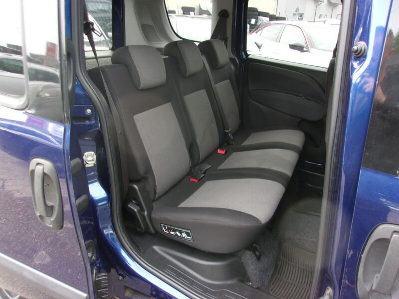 Fiat Doblo Klimatronic, Ele szyby 4x, Ele lusterka, Podgrz. fotele Hak holowniczy II (2009-)