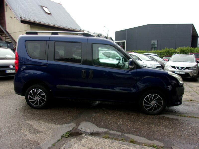 Fiat Doblo Klimatronic, Ele szyby 4x, Ele lusterka, Podgrz. fotele Hak holowniczy II (2009-)