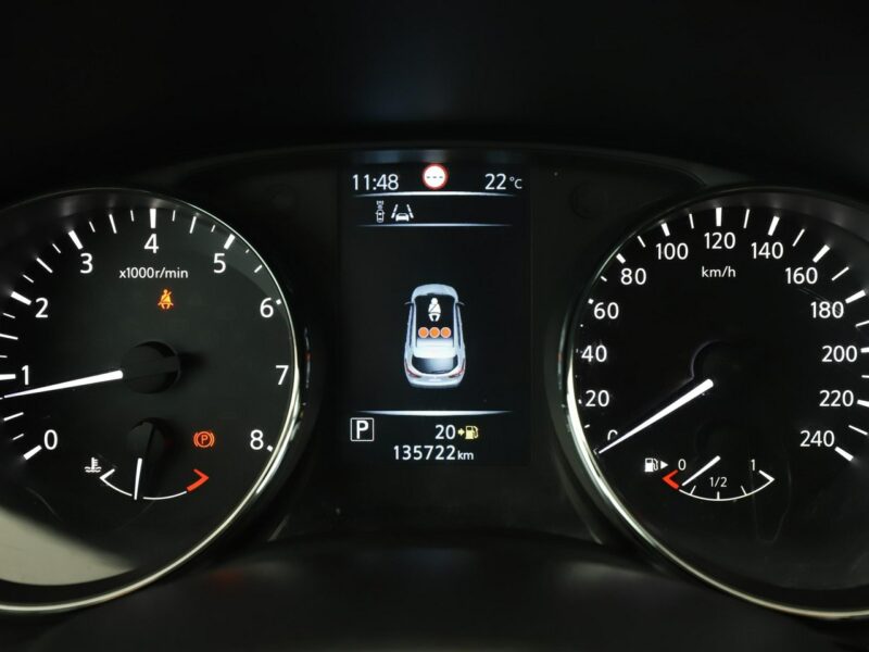 Nissan Qashqai automat navi klima auto grzane fotele kamera i czujniki parkowania II (2013-2021)