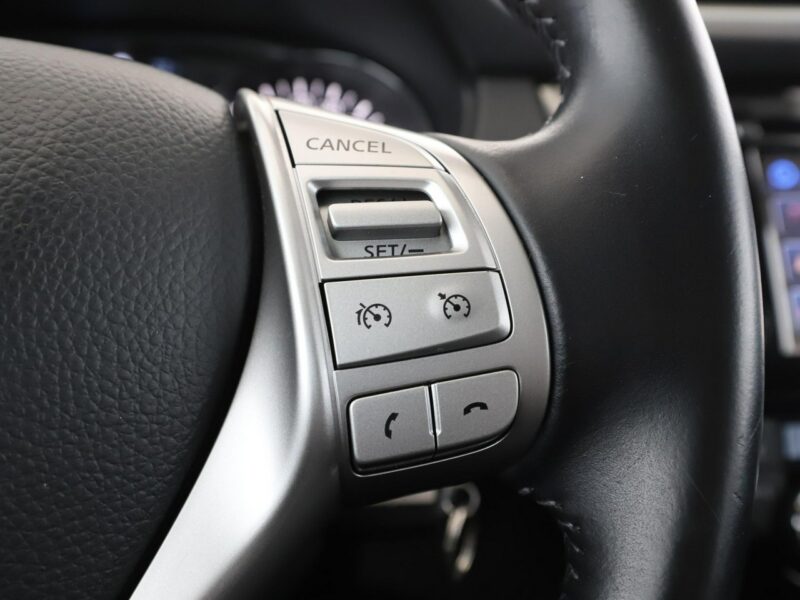 Nissan Qashqai automat navi klima auto grzane fotele kamera i czujniki parkowania II (2013-2021)