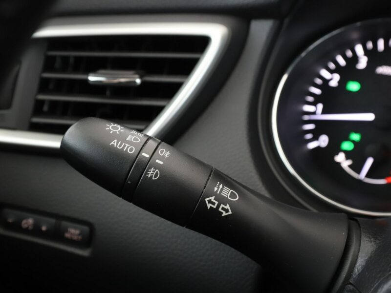 Nissan Qashqai automat navi klima auto grzane fotele kamera i czujniki parkowania II (2013-2021)