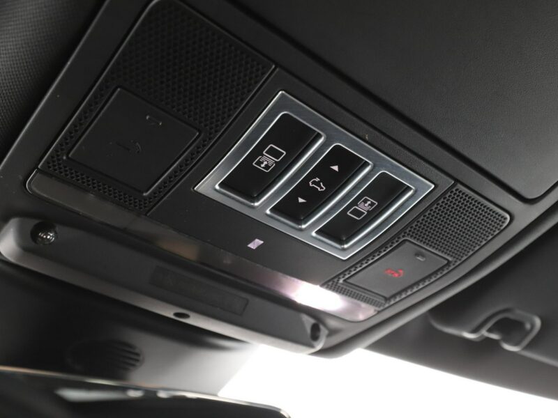 Land Rover Discovery FV23 AWD Landmark Edt 7os. Virtual ACC Navi Grzana Skóra Meridian LED V (2017-)