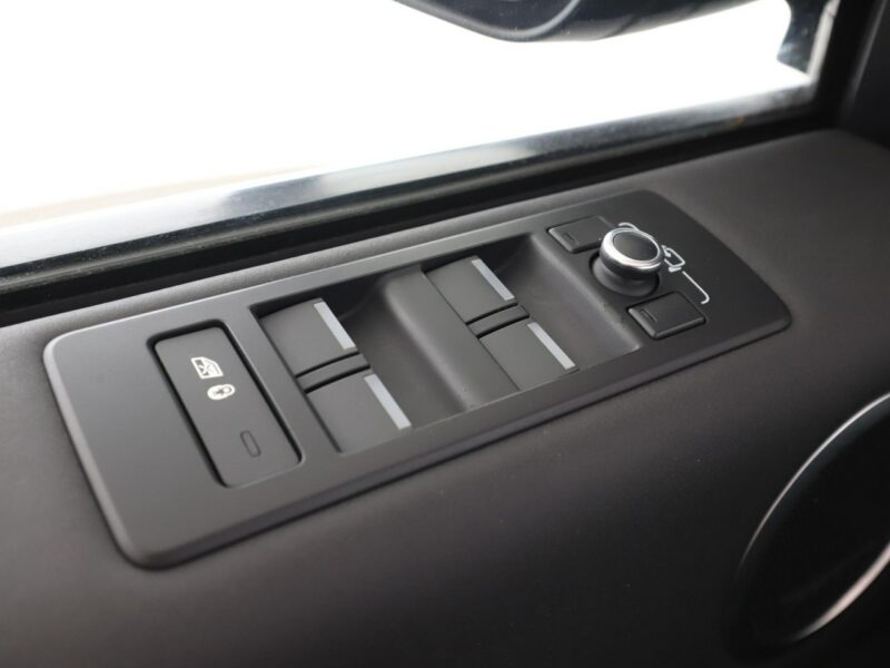 Land Rover Discovery FV23 AWD Landmark Edt 7os. Virtual ACC Navi Grzana Skóra Meridian LED V (2017-)