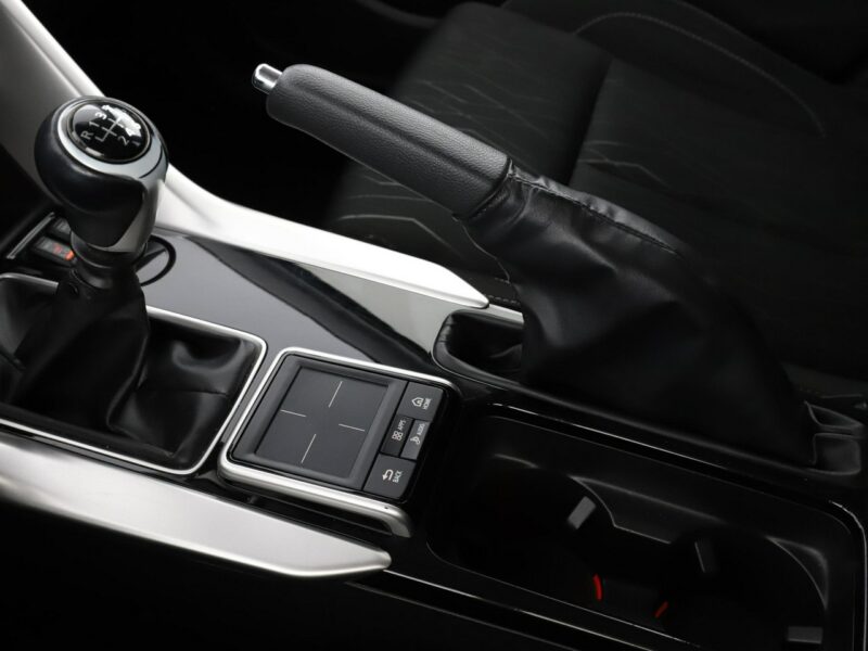 Mitsubishi Eclipse Cross klima auto grzane fotele i kanapa kamera i czujniki parkowania VI (2018-)