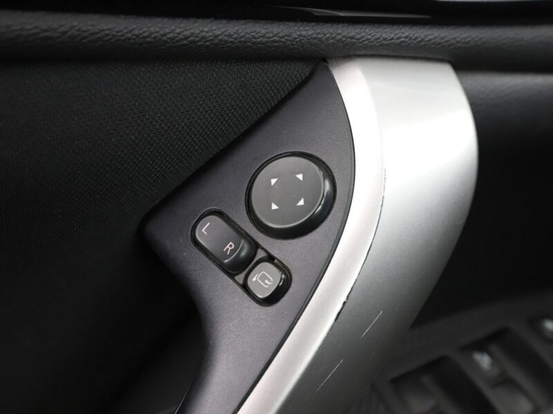 Mitsubishi Eclipse Cross klima auto grzane fotele i kanapa kamera i czujniki parkowania VI (2018-)