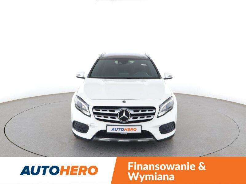 Mercedes GLA 180 Urban AMG Automat Panorama Nawigacja Tempomat Grzana Skóra Kamera LED