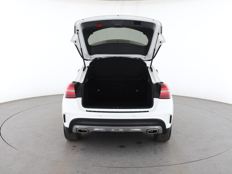 Mercedes GLA 180 Urban AMG Automat Panorama Nawigacja Tempomat Grzana Skóra Kamera LED