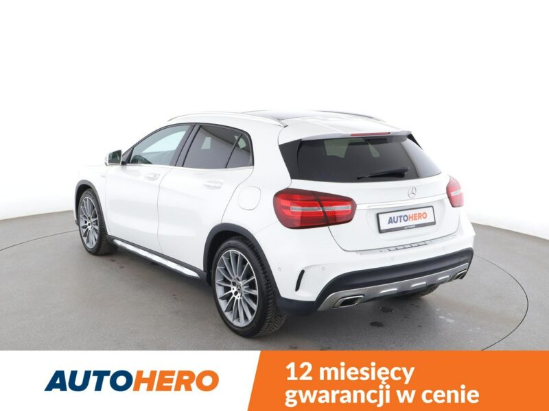 Mercedes GLA 180 Urban AMG Automat Panorama Nawigacja Tempomat Grzana Skóra Kamera LED