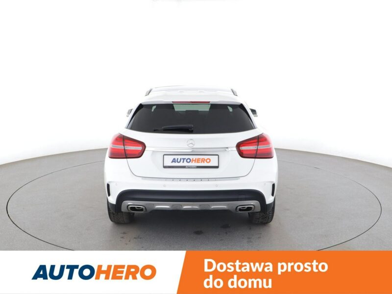 Mercedes GLA 180 Urban AMG Automat Panorama Nawigacja Tempomat Grzana Skóra Kamera LED