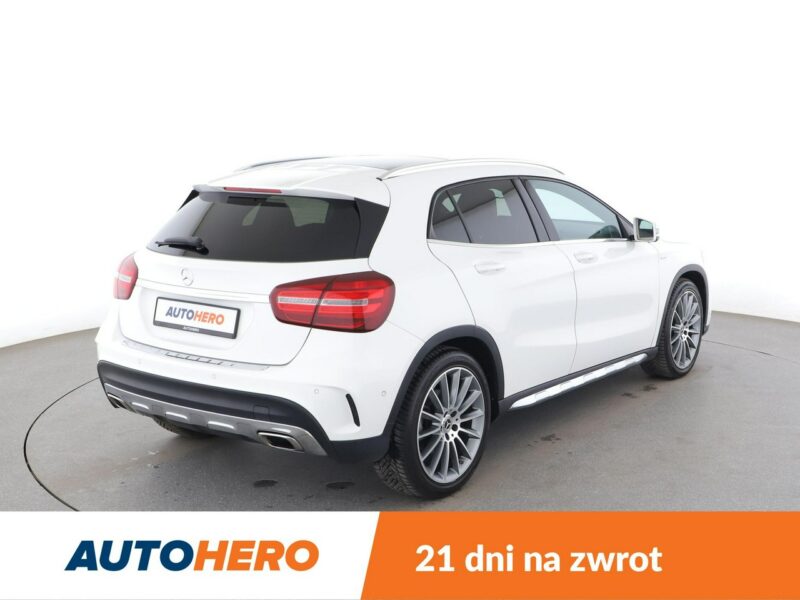 Mercedes GLA 180 Urban AMG Automat Panorama Nawigacja Tempomat Grzana Skóra Kamera LED