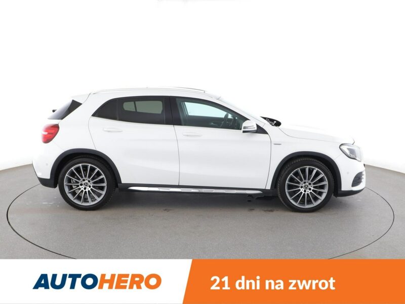 Mercedes GLA 180 Urban AMG Automat Panorama Nawigacja Tempomat Grzana Skóra Kamera LED