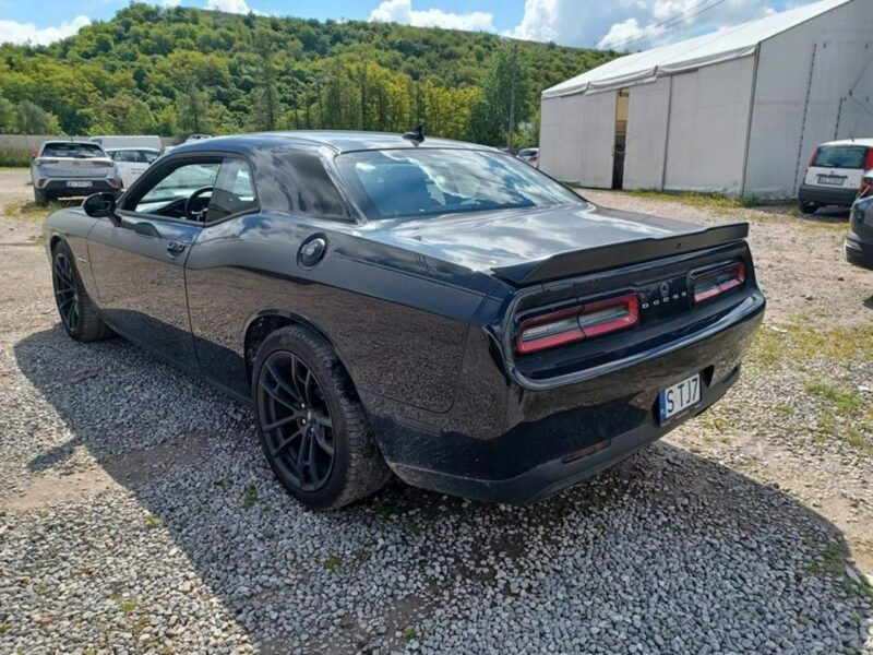 Dodge Challenger III (2008-)