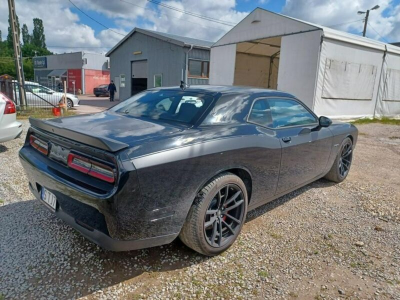 Dodge Challenger III (2008-)