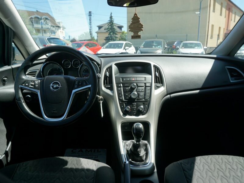Opel Astra zarejestrowany, ubezpieczony J (2009-2019)
