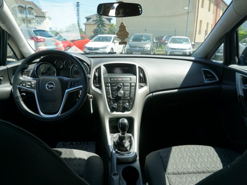 Opel Astra zarejestrowany, ubezpieczony J (2009-2019)