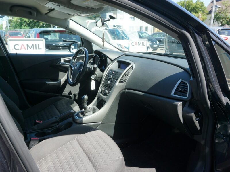 Opel Astra zarejestrowany, ubezpieczony J (2009-2019)