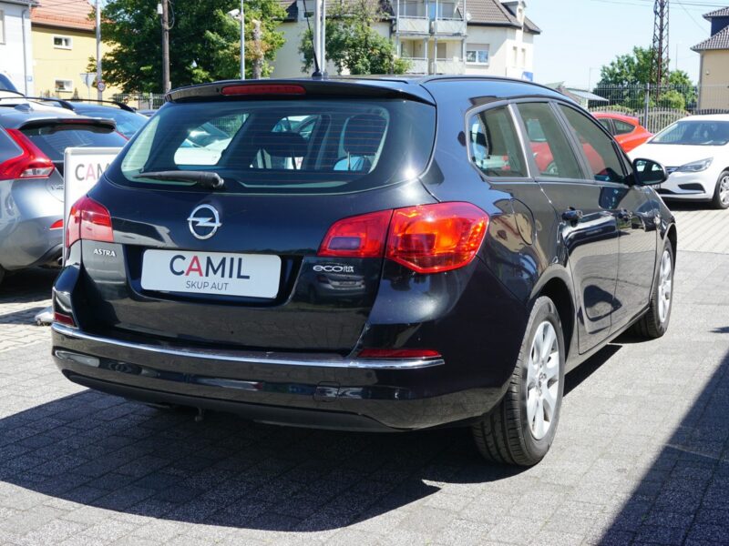 Opel Astra zarejestrowany, ubezpieczony J (2009-2019)