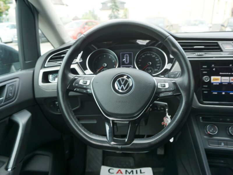 Volkswagen Touran polski salon III (2015-)