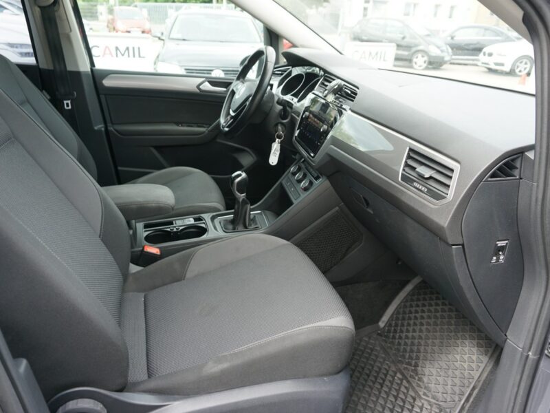 Volkswagen Touran polski salon III (2015-)