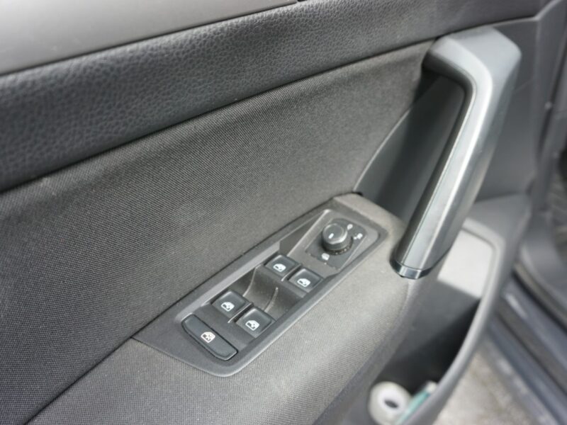 Volkswagen Touran polski salon III (2015-)