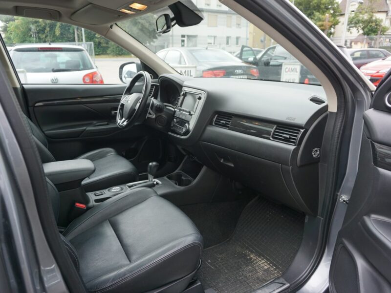 Mitsubishi Outlander polski salon, I właściciel III (2012-)