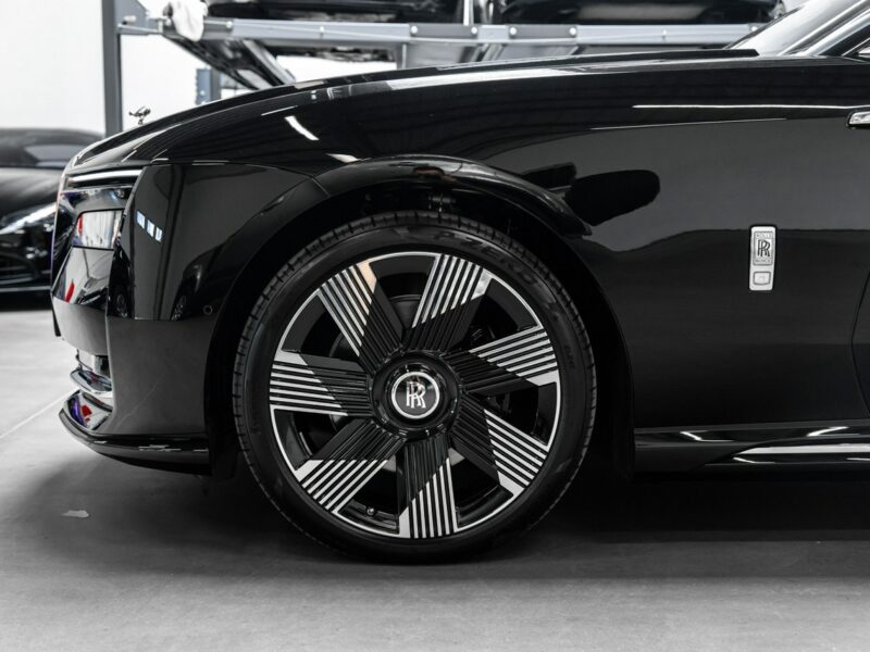 Rolls-Royce Spectre Bezwypadkowy. Launch Package. Bespoke. Black Diamond. Gwarancja.