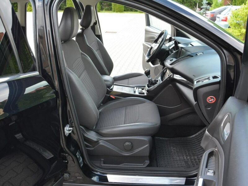 Ford Kuga Titanium 4WD Ledy Bi-xenon Skóry Navi Kamera Park Assist el.klapa II (2012-)
