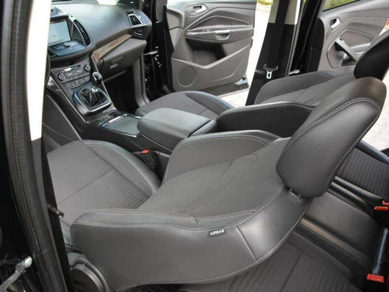 Ford Kuga Titanium 4WD Ledy Bi-xenon Skóry Navi Kamera Park Assist el.klapa II (2012-)