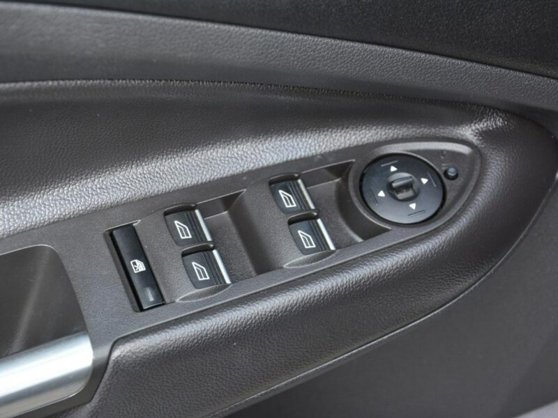 Ford Kuga Titanium 4WD Ledy Bi-xenon Skóry Navi Kamera Park Assist el.klapa II (2012-)