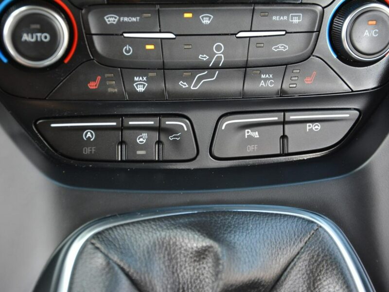 Ford Kuga Titanium 4WD Ledy Bi-xenon Skóry Navi Kamera Park Assist el.klapa II (2012-)