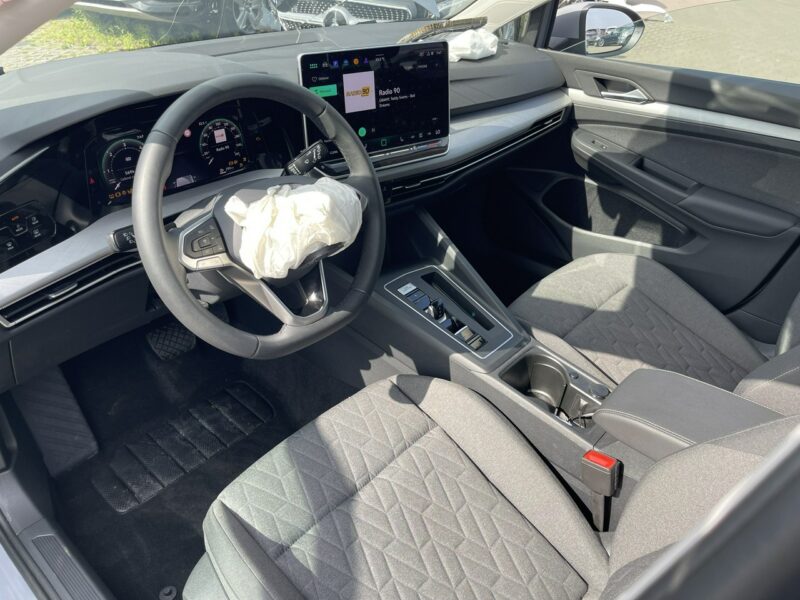 Volkswagen Golf Podgrzewanie Kamera Virtual cockpit Hak VIII (2020-)