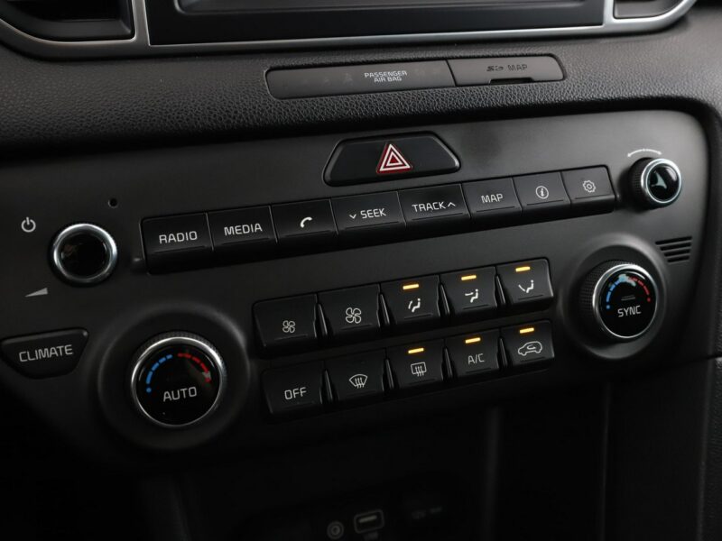 Kia Sportage navi klima auto kamera i czujniki parkowania hak IV (2016-2021)
