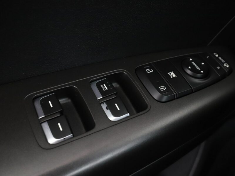 Kia Sportage navi klima auto kamera i czujniki parkowania hak IV (2016-2021)
