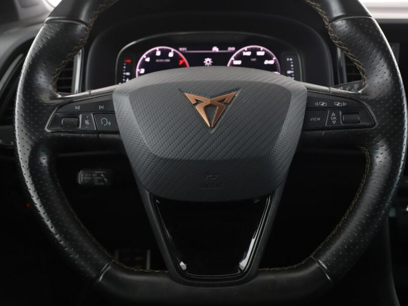 Cupra Ateca 4x4 DSG full LED virtual cocpit skóra/alcantara navi grzane fotele