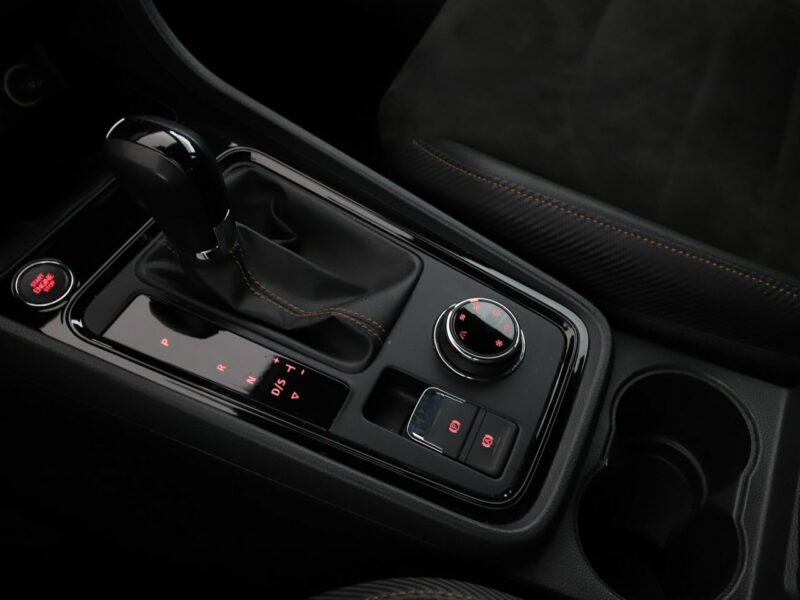 Cupra Ateca 4x4 DSG full LED virtual cocpit skóra/alcantara navi grzane fotele