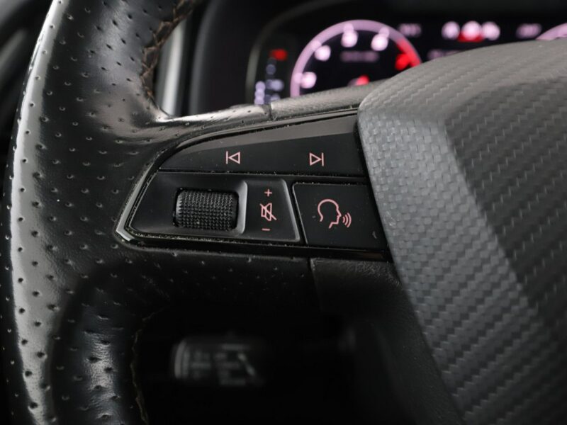 Cupra Ateca 4x4 DSG full LED virtual cocpit skóra/alcantara navi grzane fotele