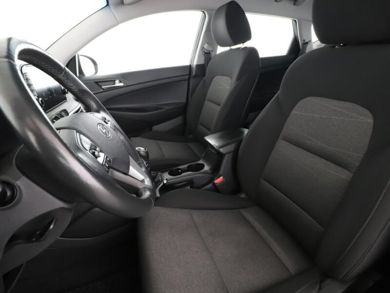 Hyundai Tucson 1.6 Advantage Klima Navi Tempomat Grzana Kierownica Fotele Kamera LED III (2015-2020)