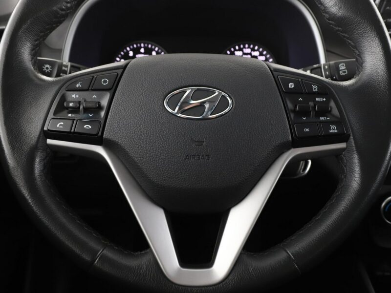 Hyundai Tucson 1.6 Advantage Klima Navi Tempomat Grzana Kierownica Fotele Kamera LED III (2015-2020)