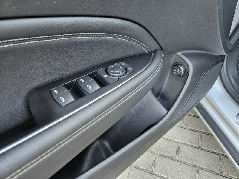 Opel Insignia 2.0 CDTI 170KM automat LED skóry BEZWYPADEK bdb wyposażenie ZADBANY B (2017-)