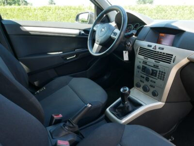 Volvo V40 2.0 Drive-E D3 150KM*R -DESIGN*Automat*Navi GPS*Sportsitze*ALU19*BLACK II (2012-)