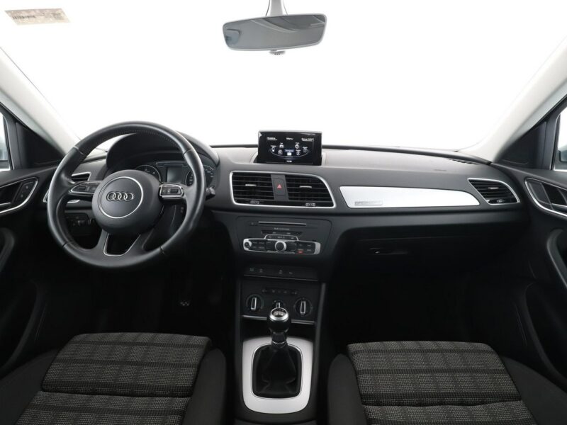 Audi Q3 4x4 xenon navi klima grzane fotele czujniki parkowania I (2011-2018)
