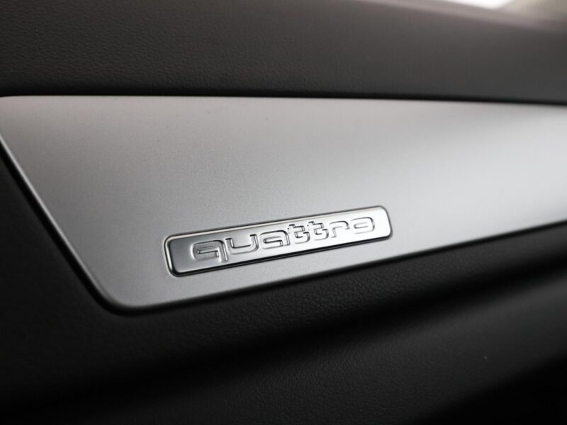Audi Q3 4x4 xenon navi klima grzane fotele czujniki parkowania I (2011-2018)